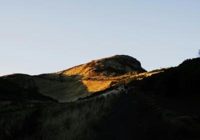 非洲人普遍偏瘦是否与基因和环境因素有关